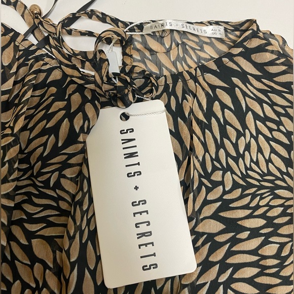 Saints + Secrets/Selfie Leslie Broadway balloon dress. - Picture 6 of 8